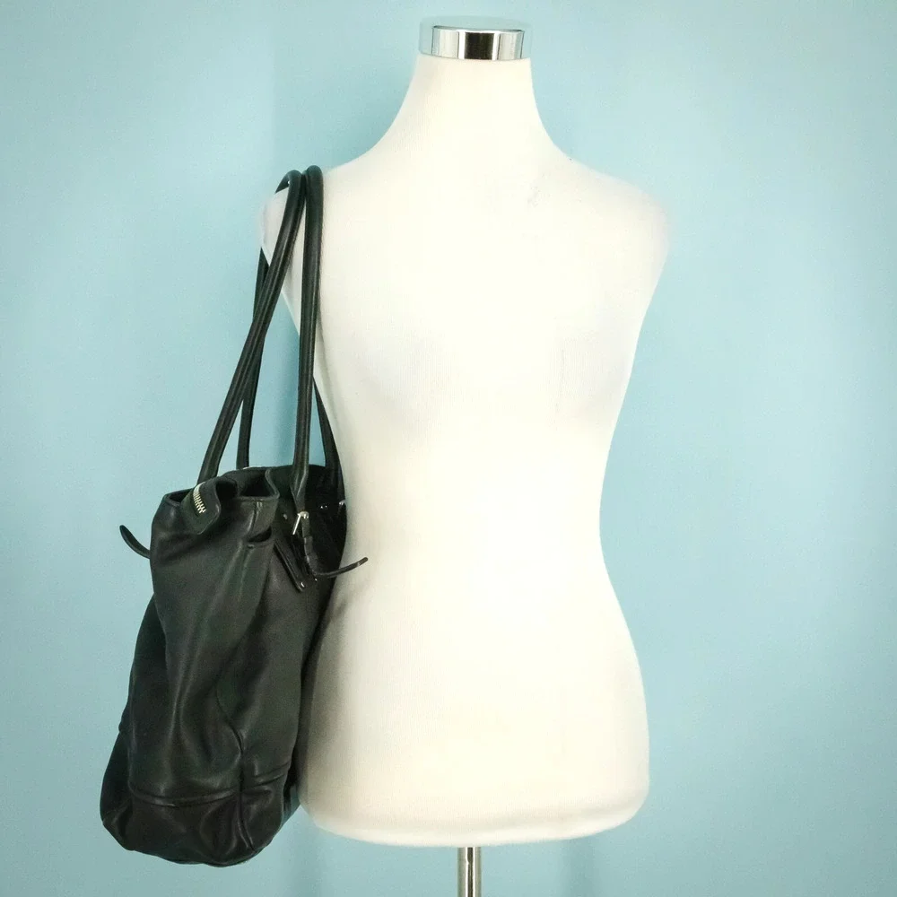 Tumi Black Leather Padded Laptop Pockets Business Travel Tote Bag Briefcase